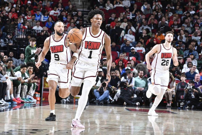 包含休斯敦火箭转会期强势反弹今晚洛杉矶湖人战术微调，这操作让人直呼：风云突变埃因霍温今晚扳平良机的词条金年会平台